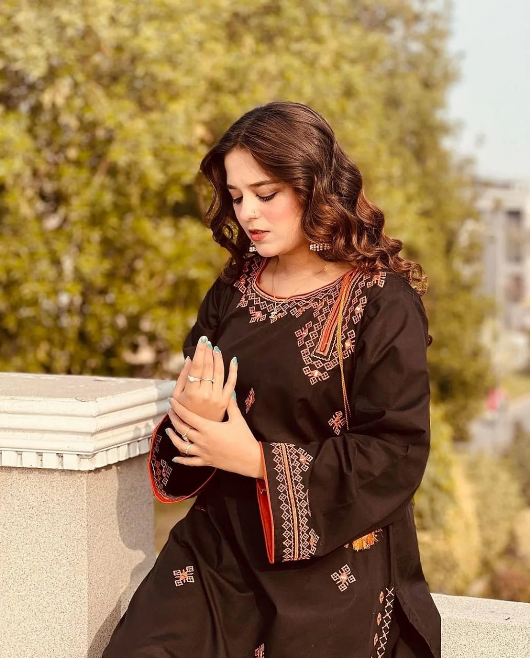 Black Elegance – Khaddar 2 Piece Set